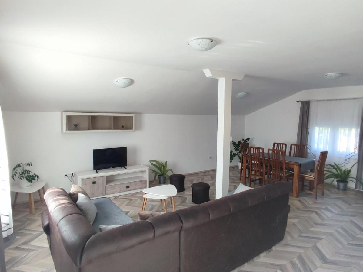 Apartman Flora Vrdnik Ngoại thất bức ảnh