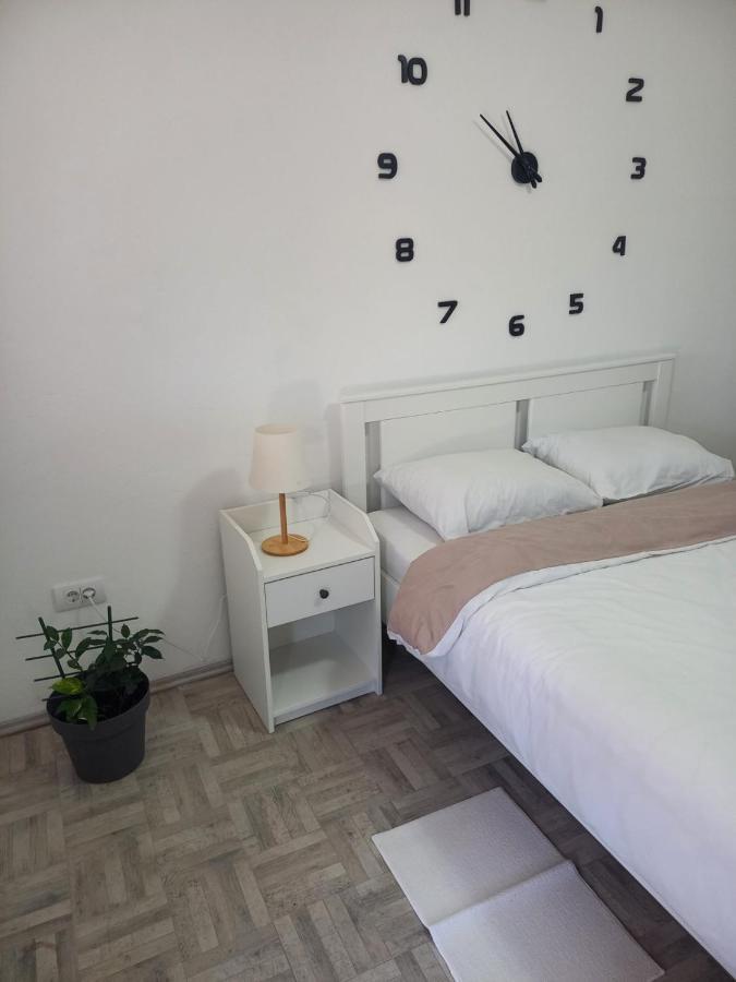 Apartman Flora Vrdnik Ngoại thất bức ảnh